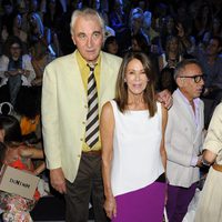 Clifford Luyk y Paquita Torres en el desfile de Francis Montesinos en Madrid Fashion Week primavera/verano 2015