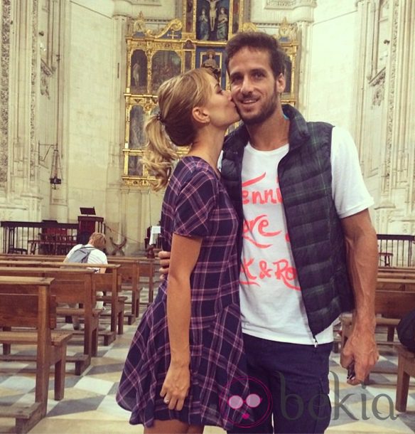 Alba Carrillo besa a Feliciano López en la Iglesia de Toledo en la que se casarán en 2015
