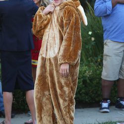 Nolan Gould se disfraza de  gato para el especial de Halloween 'Modern Family'