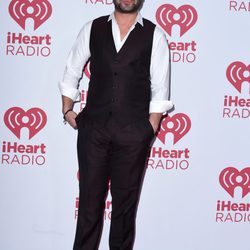 Johnny Galecki en el iHeartRadio Music Festival 2014