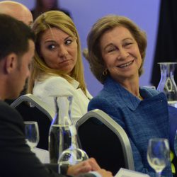 La Reina Sofía, todo sonrisas en el Congreso de Investigación en Enfermedades Neurodegenerativas