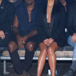 Kim Kardashian y Kanye West en el front row de Lanvin en la Paris Fashion Week primavera/verano 2015