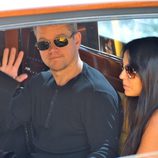 Matt Damon y Luciana Barroso a su llegada a Venecia para acudir a la boda de George Clooney