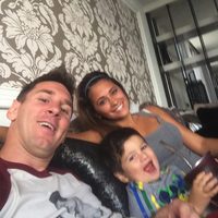 Leo Messi, Antonella Roccuzzo y Thiago Messi disfrutando de una tarde en familia