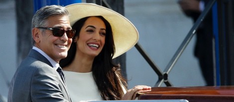 George Clooney y Amal Alamuddin abandonando Venecia tras su boda