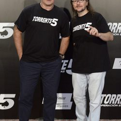 Alec Baldwin y Santiago Segura en el estreno de 'Torrente 5: Operación Eurovegas' en Madrid