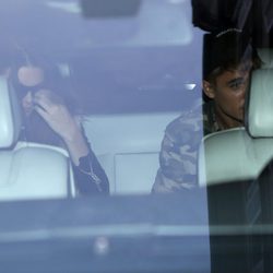 Justin Bieber y Kendall Jenner en el mismo coche en París tras una noche de fiesta