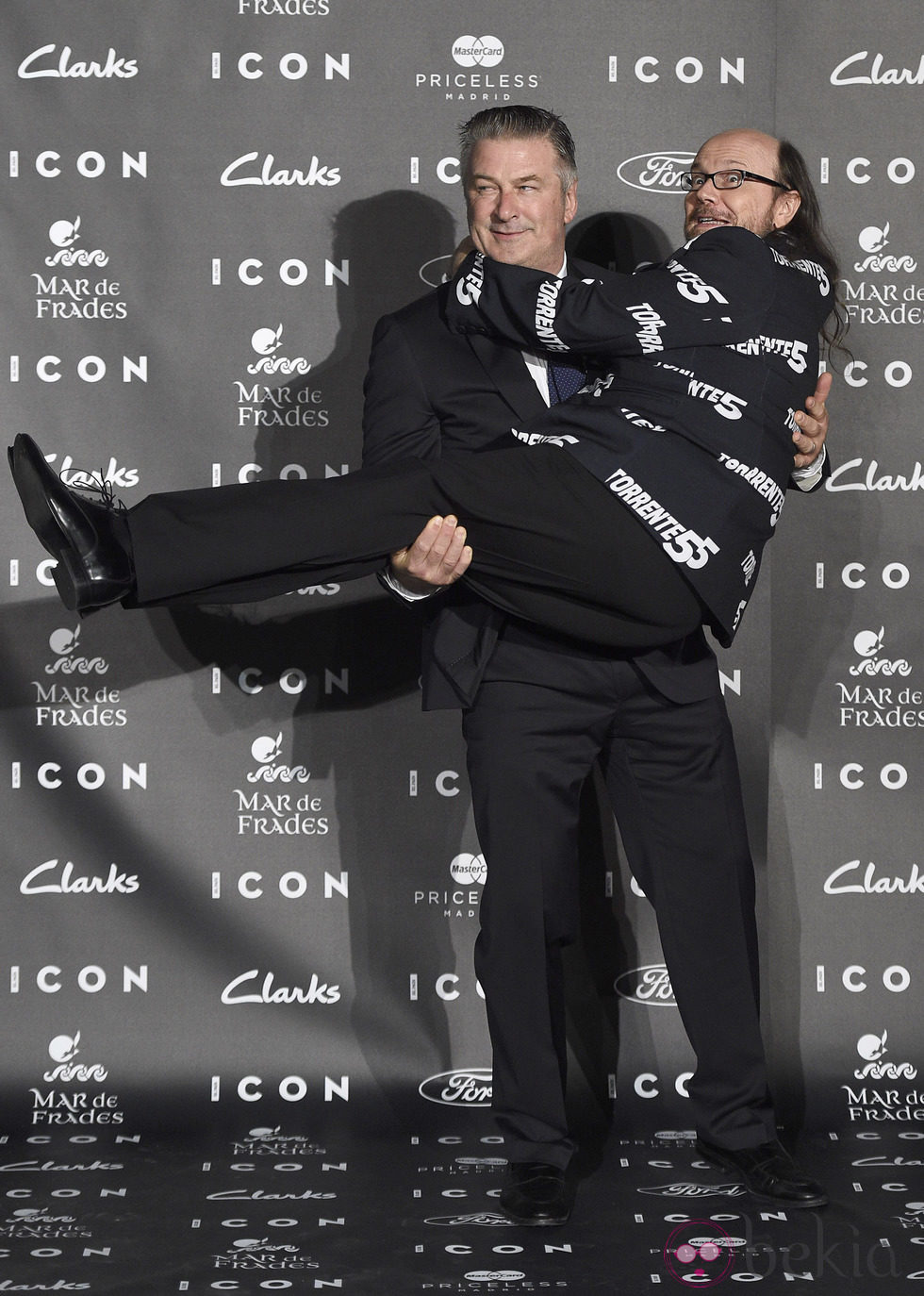 Alec Baldwin y Santiago Segura en los Premios Icon 2014