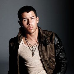 Nick Jonas posa para Flaunt Magazine