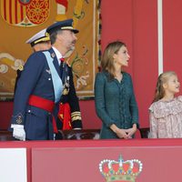 Los Reyes de España y sus hijas en el Día de la Hispanidad 2014