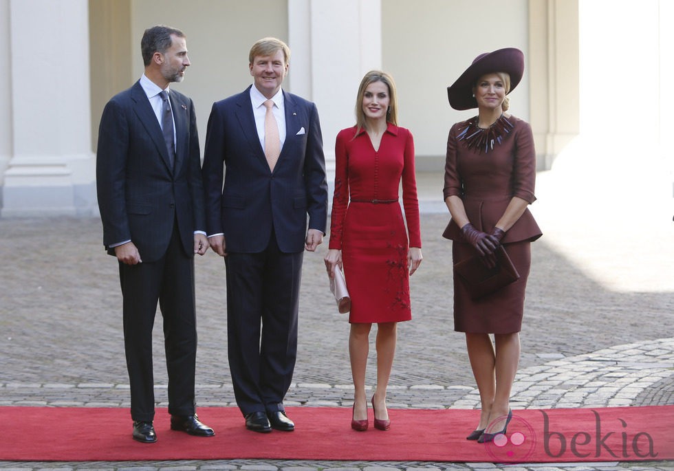 Los Reyes de Holanda reciben a los Reyes Felipe y Letizia en su primer viaje a Holanda como Reyes