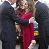 Guillermo Alejandro de Holanda y la Reina Letizia se saludan en La Haya