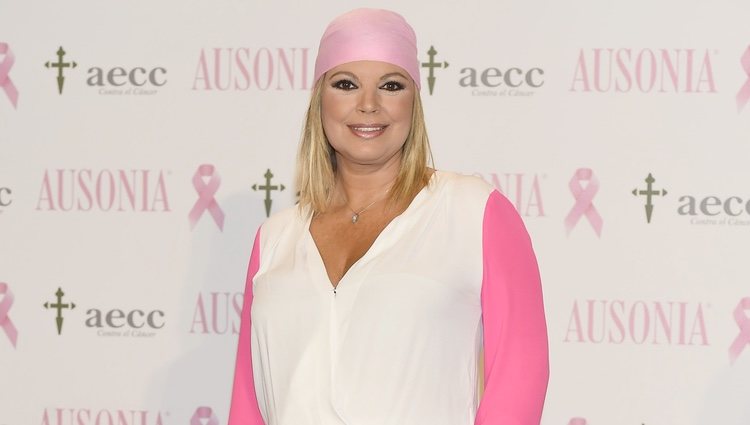 Terelu Campos en la campaña solidaria contra el cáncer de mama de Ausonia y la AECC