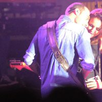 Chenoa y Javier Arpa derrochan pasión en un concierto