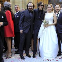 Leire Martínez en su boda con sus compañeros de La Oreja de Van Gogh