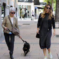 Blanca Suárez con su madre y su perro Pistacho antes de celebrar su 26 cumpleaños