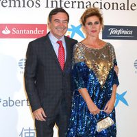 Pedro J. Ramírez y Ágatha Ruiz de la Prada en la entrega de los Premios Internacionales de Periodismo 2013