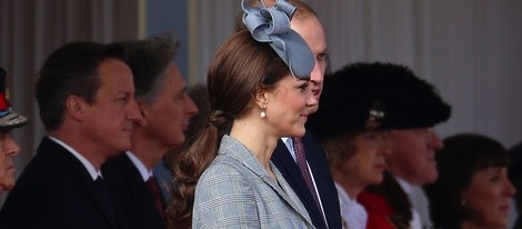 El viento sube la falda de Kate Middleton en su reaparición tras anunciar su segundo embarazo