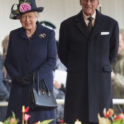 La Reina Isabel y el Duque de Edimburgo en la recepción al presidente de Singapur