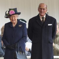 La Reina Isabel y el Duque de Edimburgo en la recepción al presidente de Singapur