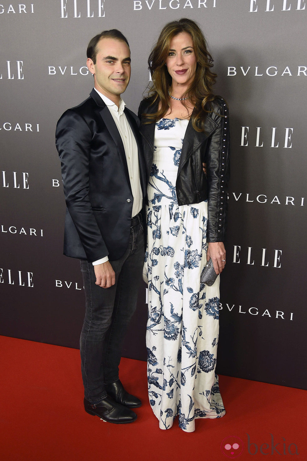Inés Sainz y el diseñador Ion Fiz en los  Elle Style Awards 2014