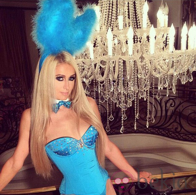 Paris Hilton celebrando Halloween en Beverly Hills