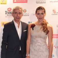 Imanol Arias e Irene Meritxell en la clausura de la Seminci 2014
