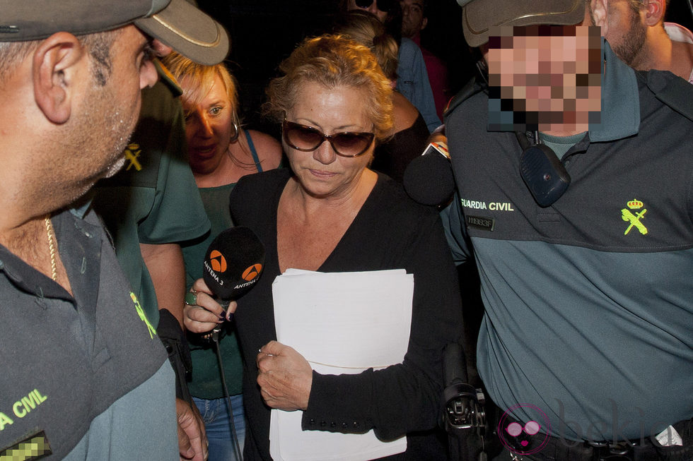 Mayte Zaldívar entrando en la cárcel de Alhaurín de la Torre para cumplir su condena