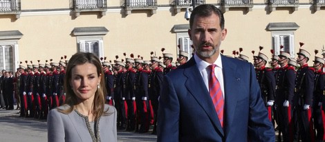 Los Reyes Felipe y Letizia antes de recibir a la Presidenta de Chile Michelle Bachelet