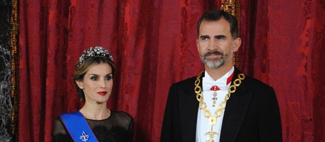 Los Reyes Felipe y Letizia en su primera cena de gala como Reyes