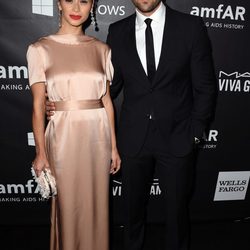 Cara Santana y Jesse Metcalfe en la 'AmfAR Inspiration Gala' 2014 en Hollywood