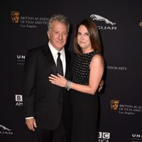 Dustin Hoffman y su mujer Lisa en la entrega de los Premios Bafta Britannia 2014