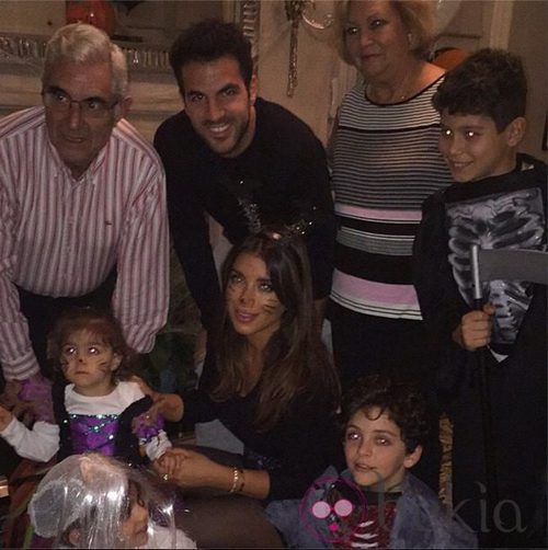 Cesc Fàbregas, Daniella Semaan y su hija Lia celebran Hallowen 2014