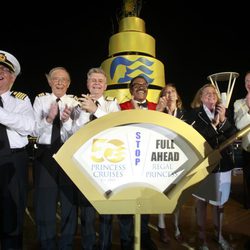 Los actores de 'Vacaciones en el mar' inauguran juntos un nuevo crucero