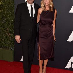 Kevin Costner y Christine Baumqartner en los 'Premios Governors' 2014