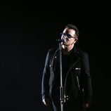 Bono durante su actuación en los MTV EMA 2014