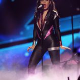 Charli XCX durante su actuación en los MTV EMA 2014
