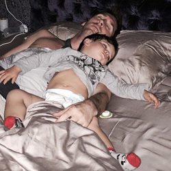 Leo Messi duerme la siesta con su hijo Thiago