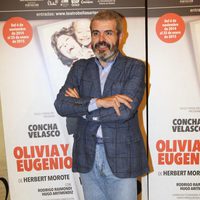Lorenzo Caprile en el estreno de 'Olivia y Eugenio' en Madrid