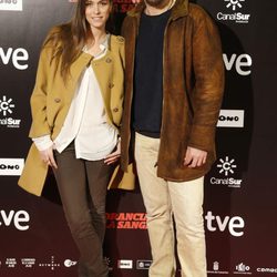 Alberto Ammann y Clara Méndez en el estreno de 'La ignorancia de la sangre' en Madrid