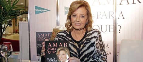 María Teresa Campos con su libro 'Amar, ¿para qué?