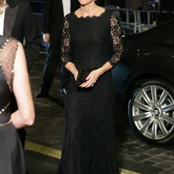 Kate Middleton luce embarazo en la Royal Variety Performance 2014