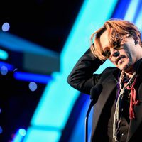 Johnny Depp con aspecto desaliñado en los Hollywood Film Awards 2014