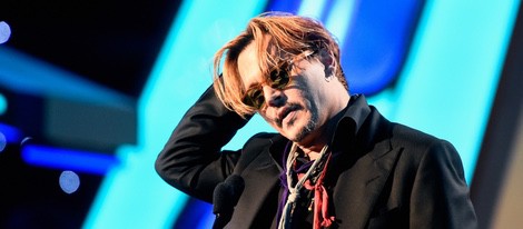 Johnny Depp con aspecto desaliñado en los Hollywood Film Awards 2014