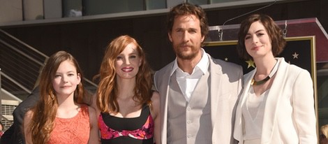 Matthew McConaughey estrena su estrella con Mackenzie Foy, Jessica Chastain y Anne Hathaway