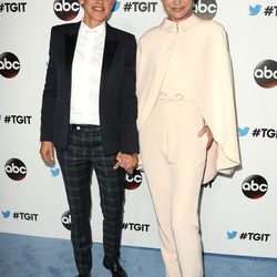 Ellen DeGeneres y Portia De Rossi en el evento #TGIT de Twitter