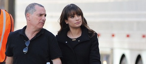 Lea Michele recibe la visita de su padre en el set de 'Glee' en Los Angeles