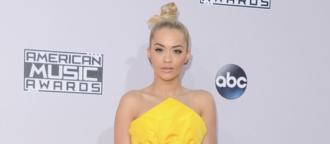 Rita Ora en los American Music Awards 2014