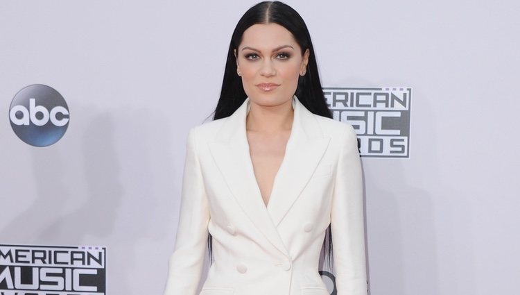 Jessie J en los American Music Awards 2014