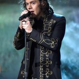 Harry Styles durante la actuación de One Direction en los American Music Awards 2014